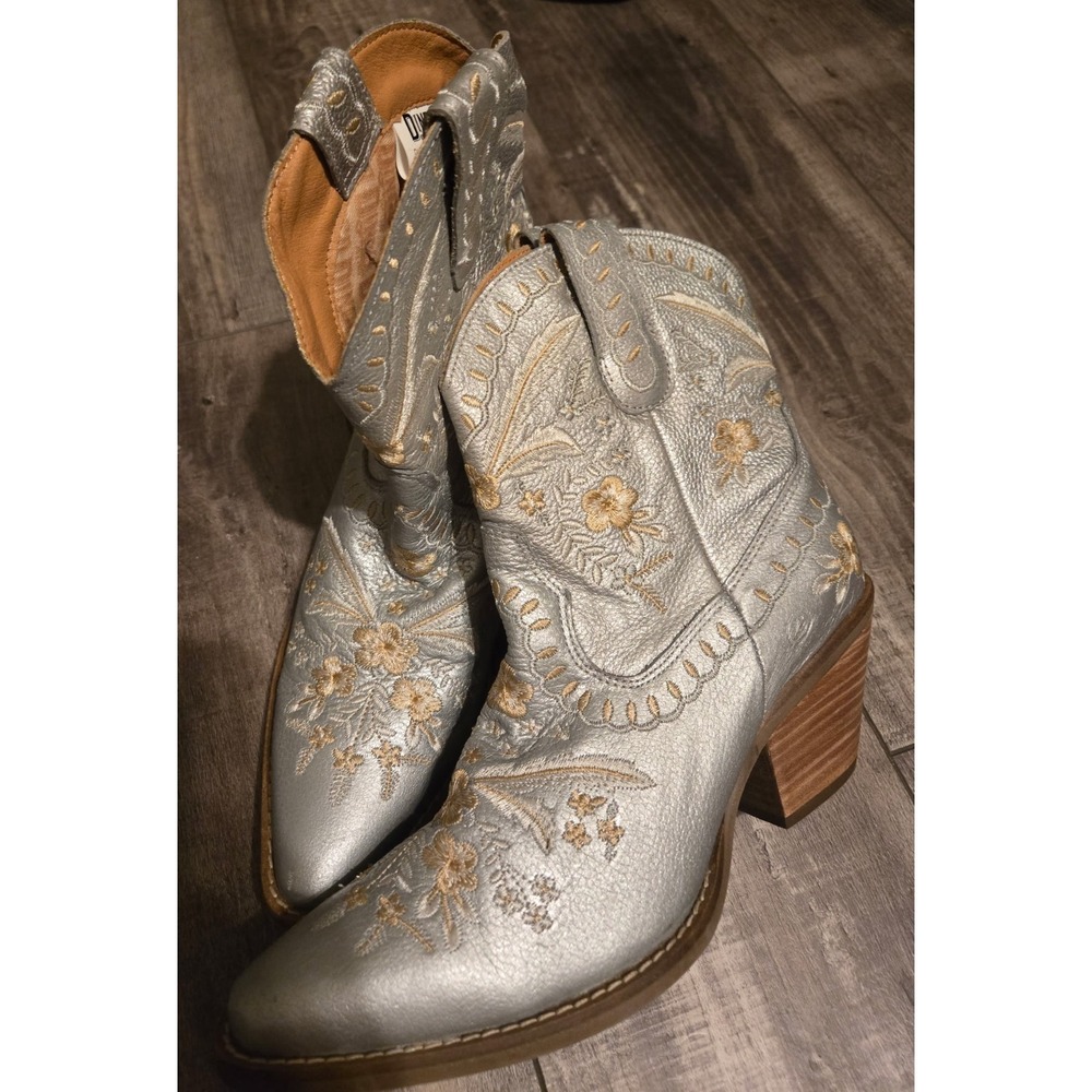 dingo Silver Lace-Up Embroidered Western Boots with Gold Floral Stitching